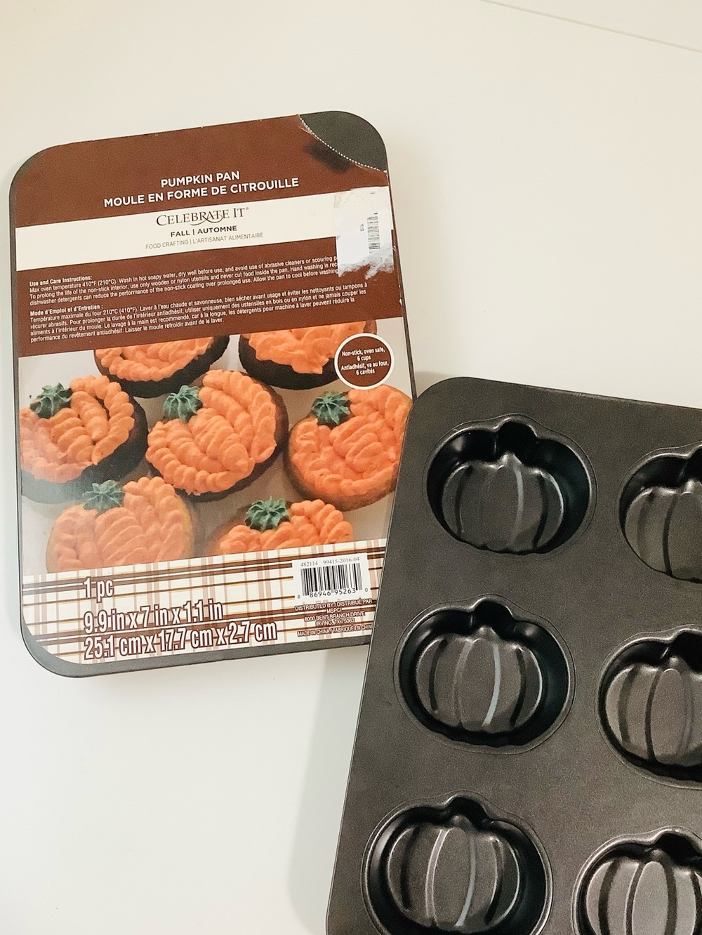 NEW Set of 2 Celebrate It Fall Pumpkin-Shaped Non-Stick Bake Pan Thanksgiving